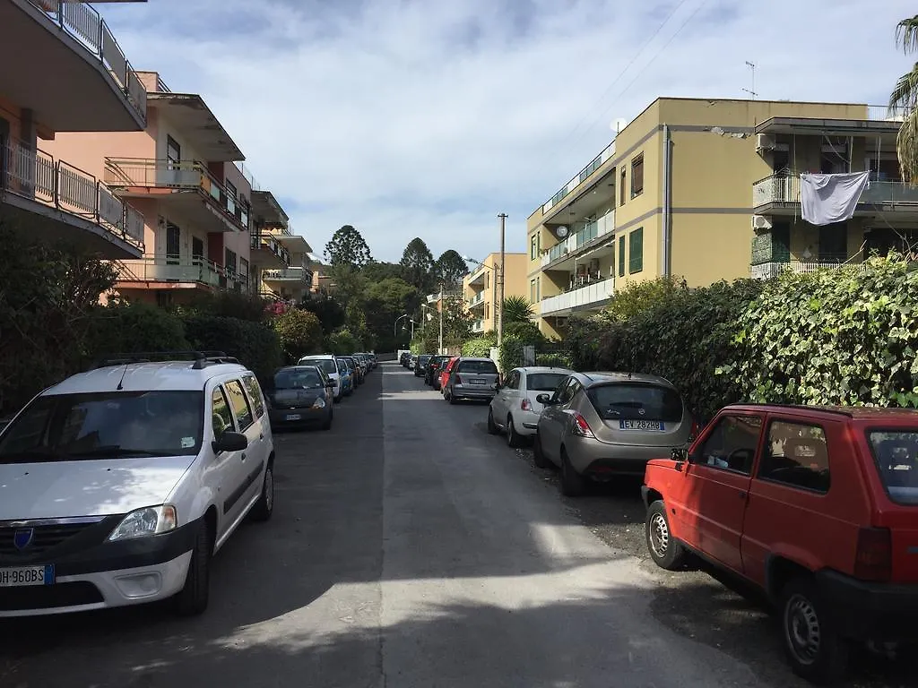 B&B Il Bagolaro Dell'Etna Sant'Agata Li Battiati 0*,