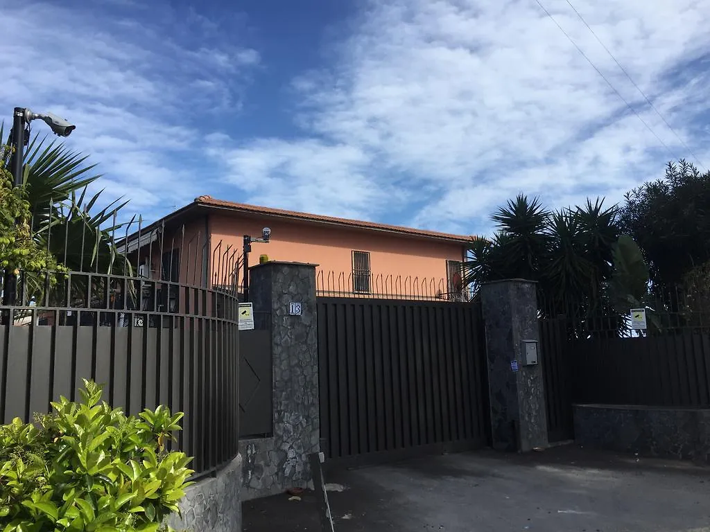 B&B Il Bagolaro Dell'Etna Sant'Agata Li Battiati Bed & Breakfast