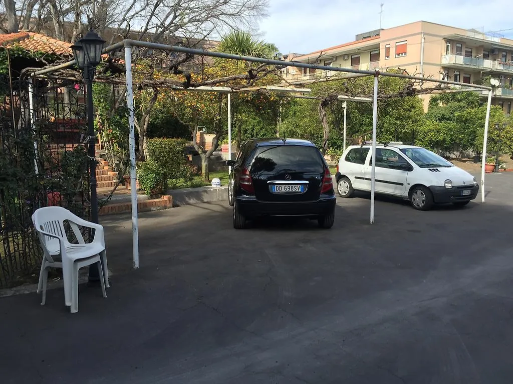 B&B Il Bagolaro Dell'Etna Sant'Agata Li Battiati Bed & Breakfast